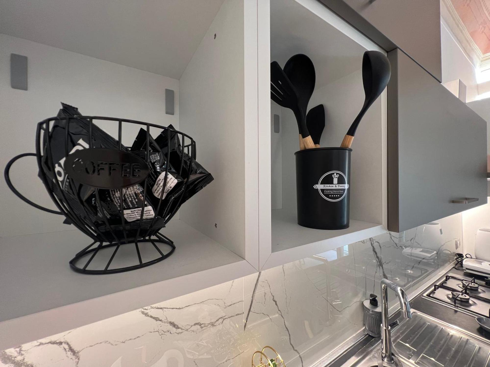 Leoscar Apartment In Catania Center Self Check-In Bagian luar foto