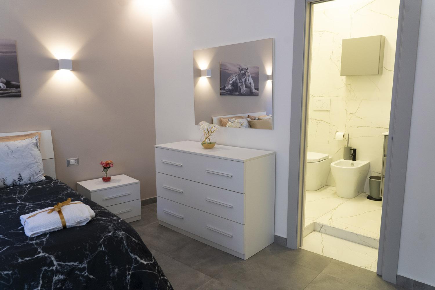 Leoscar Apartment In Catania Center Self Check-In Bagian luar foto