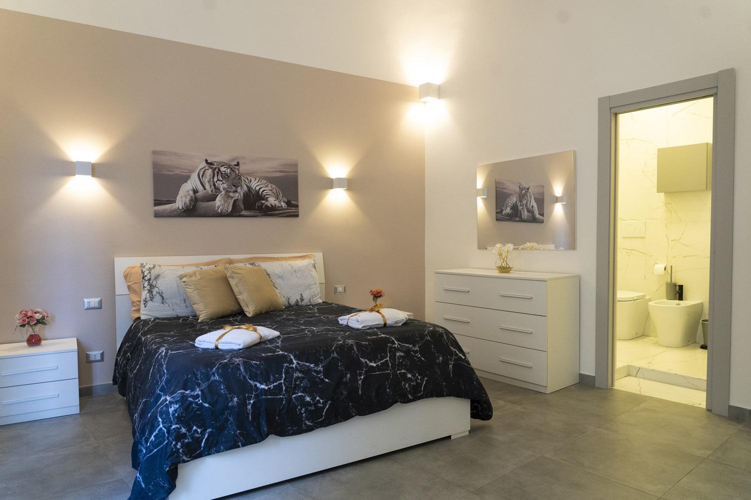 Leoscar Apartment In Catania Center Self Check-In Bagian luar foto
